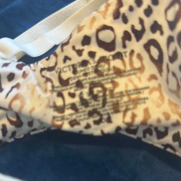 Victoria's Secret Brown and Cream Leopard Print Bra with Molded Cups - Picture 4 of 6